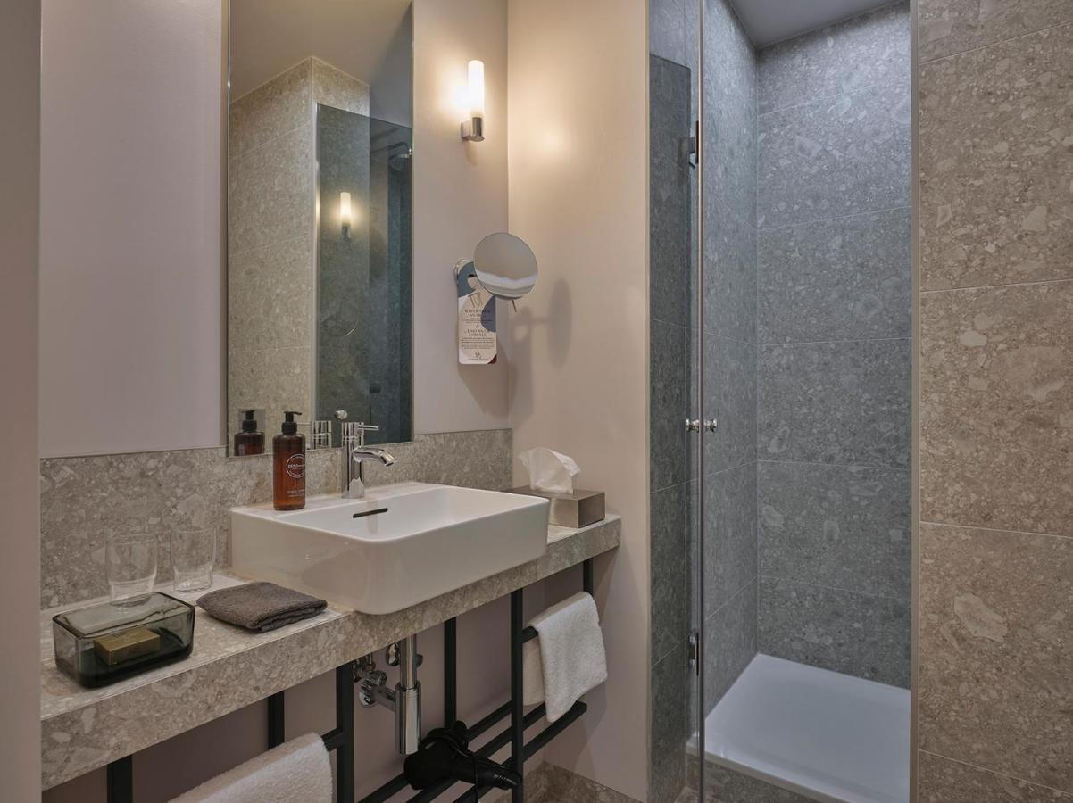 Double Room,993333550:JPEG